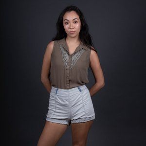 Sleeveless blouse, lace detail